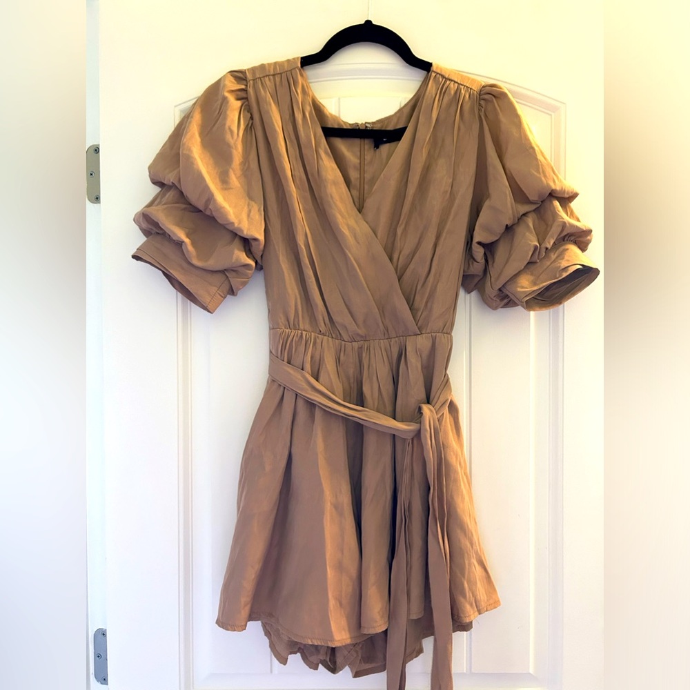 All in one shorts! Beautiful tan color. Great for family photos